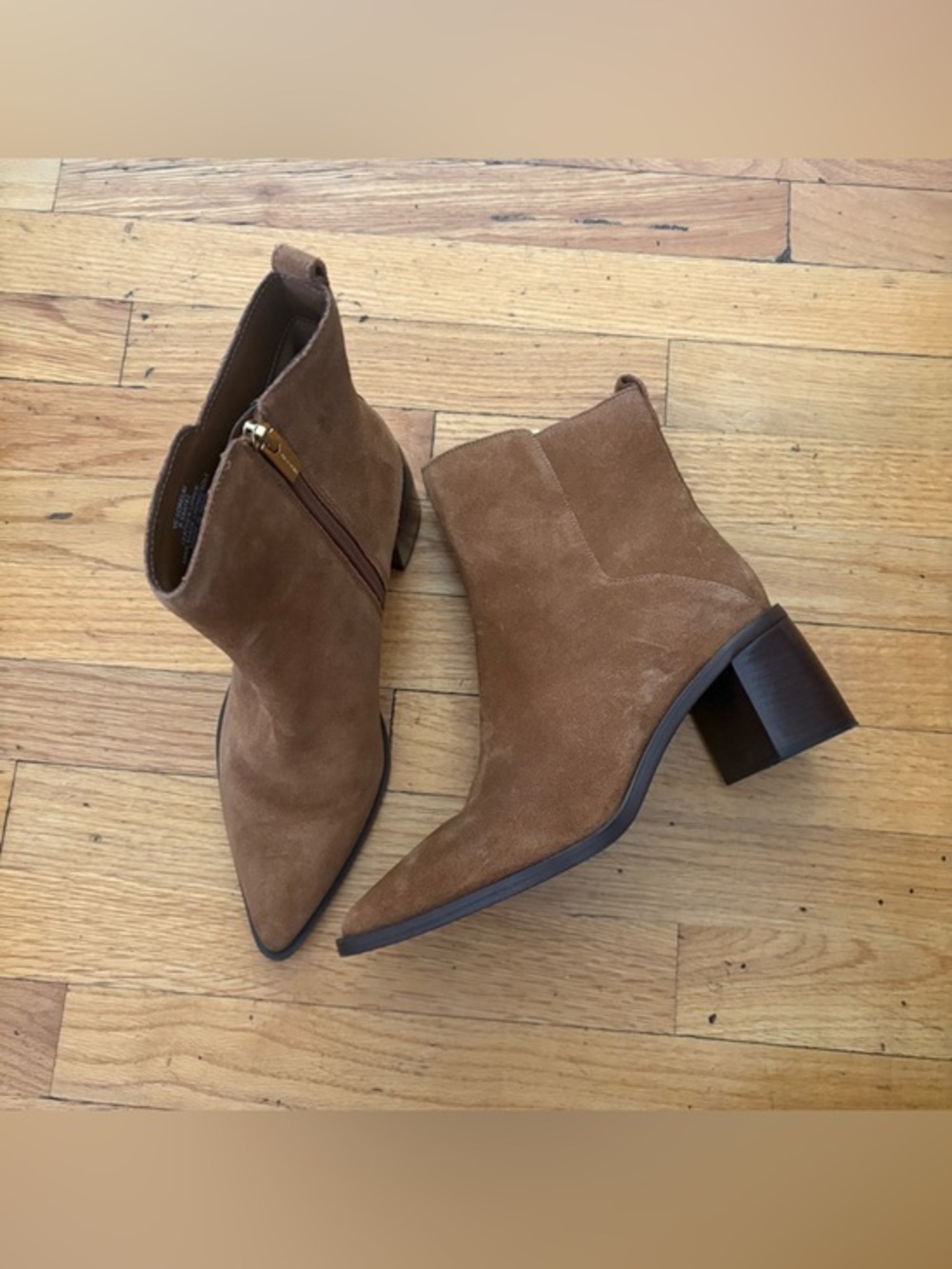 Vince Camuto Lorelai Suede Ankle Booties Brown Block Heel Pointed Toe Size 9.5